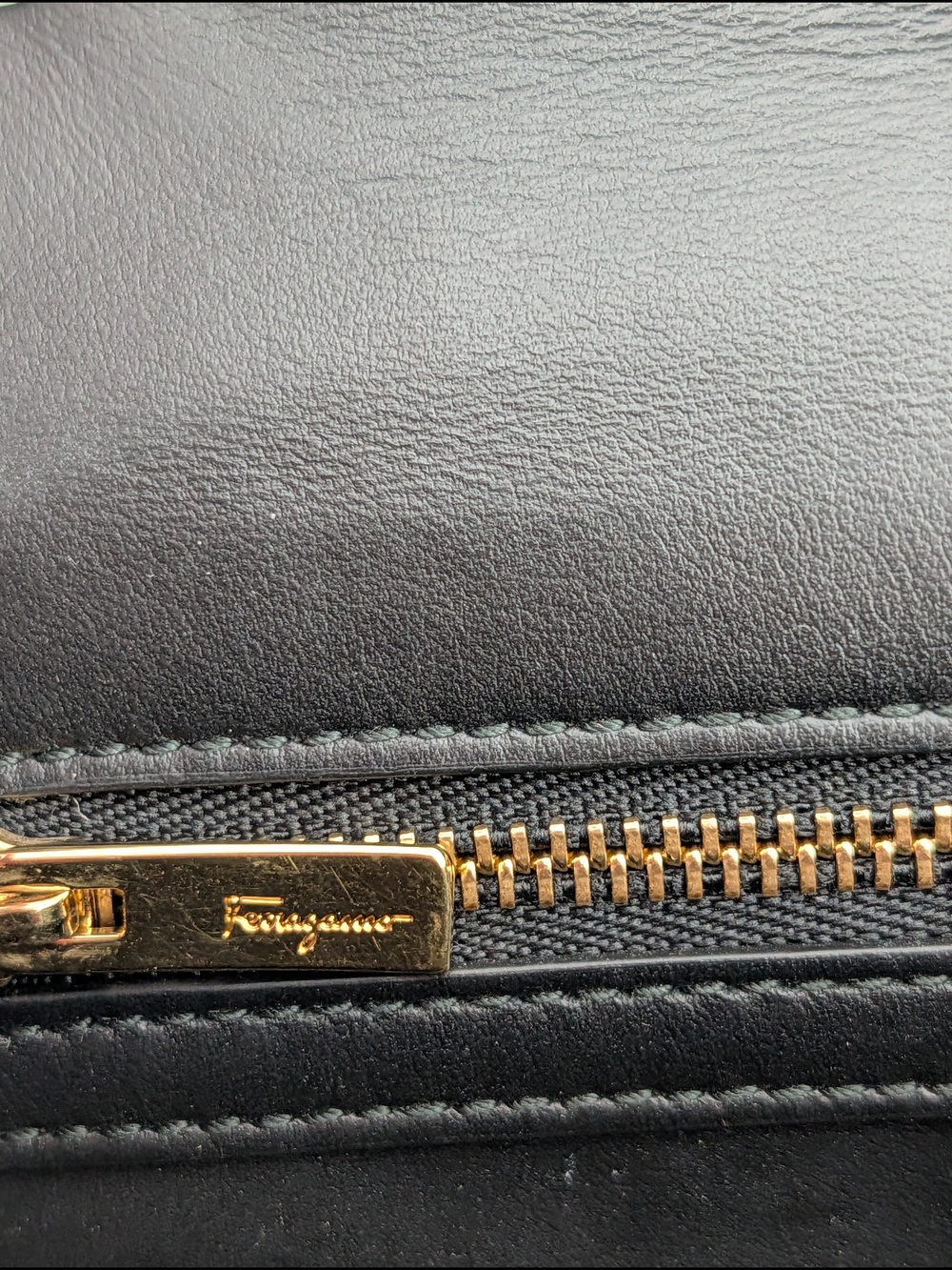 Salvatore Ferragamo Black Vara Bow Leather Chain Shoulder Bag - Picture 11 of 13
